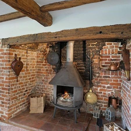 Local Walks Pub Gardens Pet Friendly Landscaped Gardens And Free Private Parking Villa Doddington  Bagian luar foto