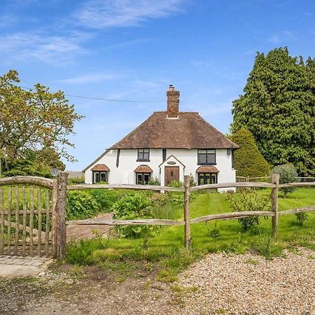 Local Walks Pub Gardens Pet Friendly Landscaped Gardens And Free Private Parking Villa Doddington  Bagian luar foto