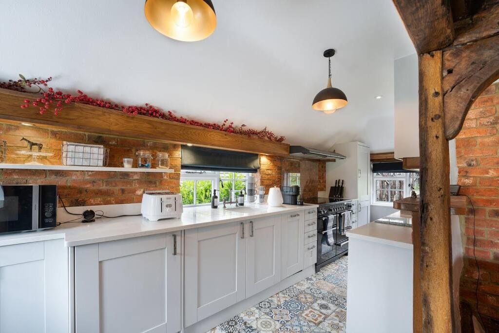 Local Walks Pub Gardens Pet Friendly Landscaped Gardens And Free Private Parking Villa Doddington  Bagian luar foto