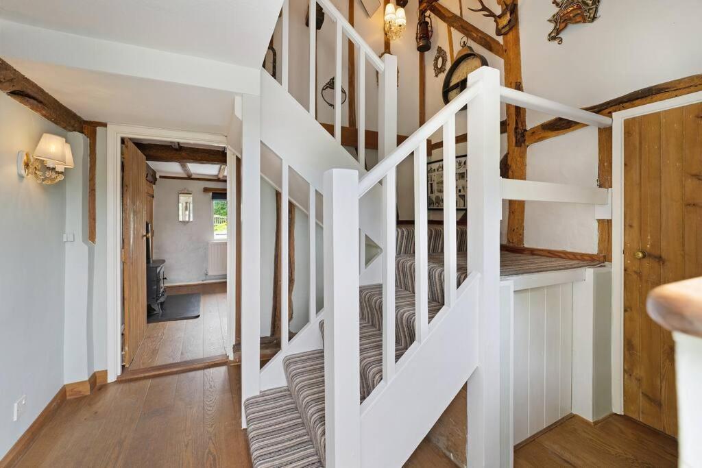 Local Walks Pub Gardens Pet Friendly Landscaped Gardens And Free Private Parking Villa Doddington  Bagian luar foto